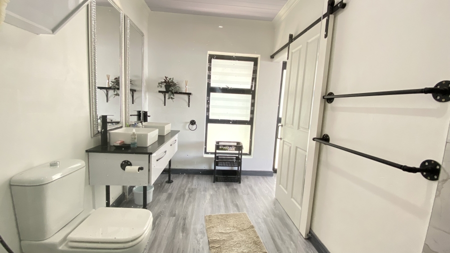 3 Bedroom Property for Sale in Seaforth Western Cape